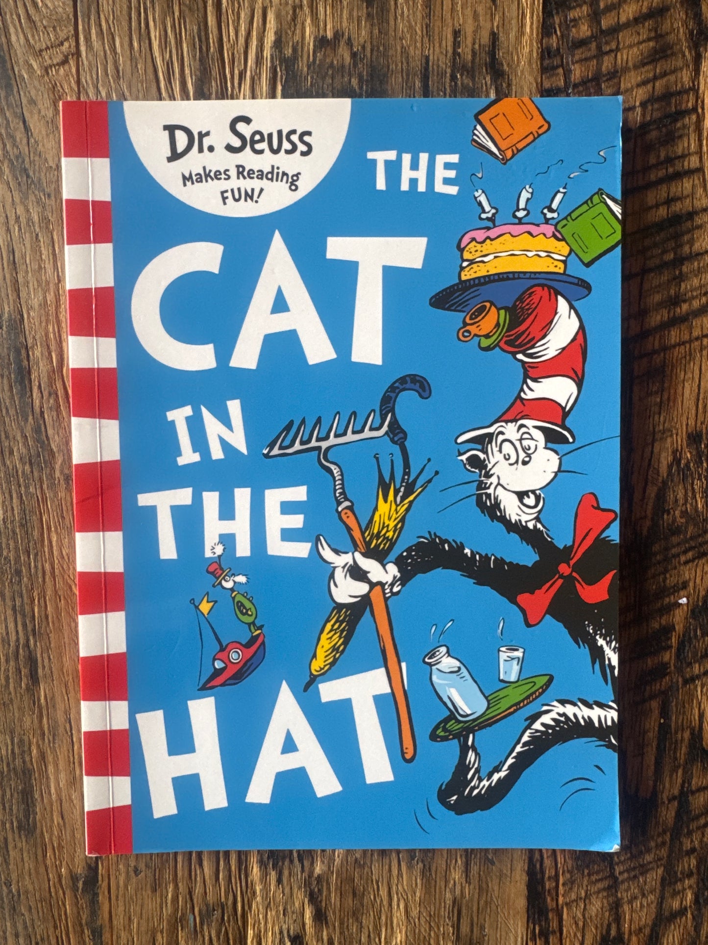The Cat in the Hat [Paperback] by Dr. Seuss